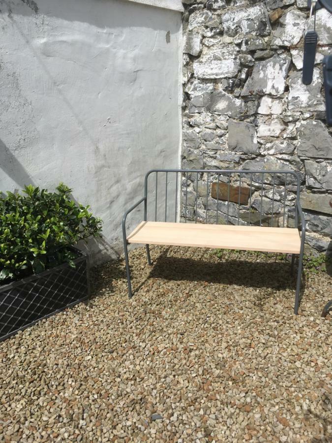 The Small House Listowel Bagian luar foto